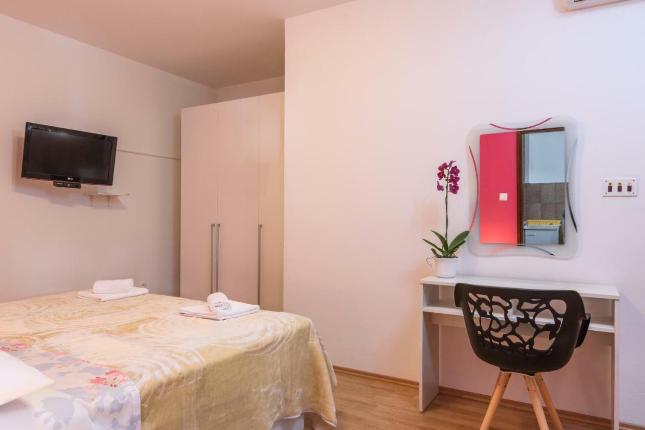 Accommodation Mamut Trogir Exterior photo