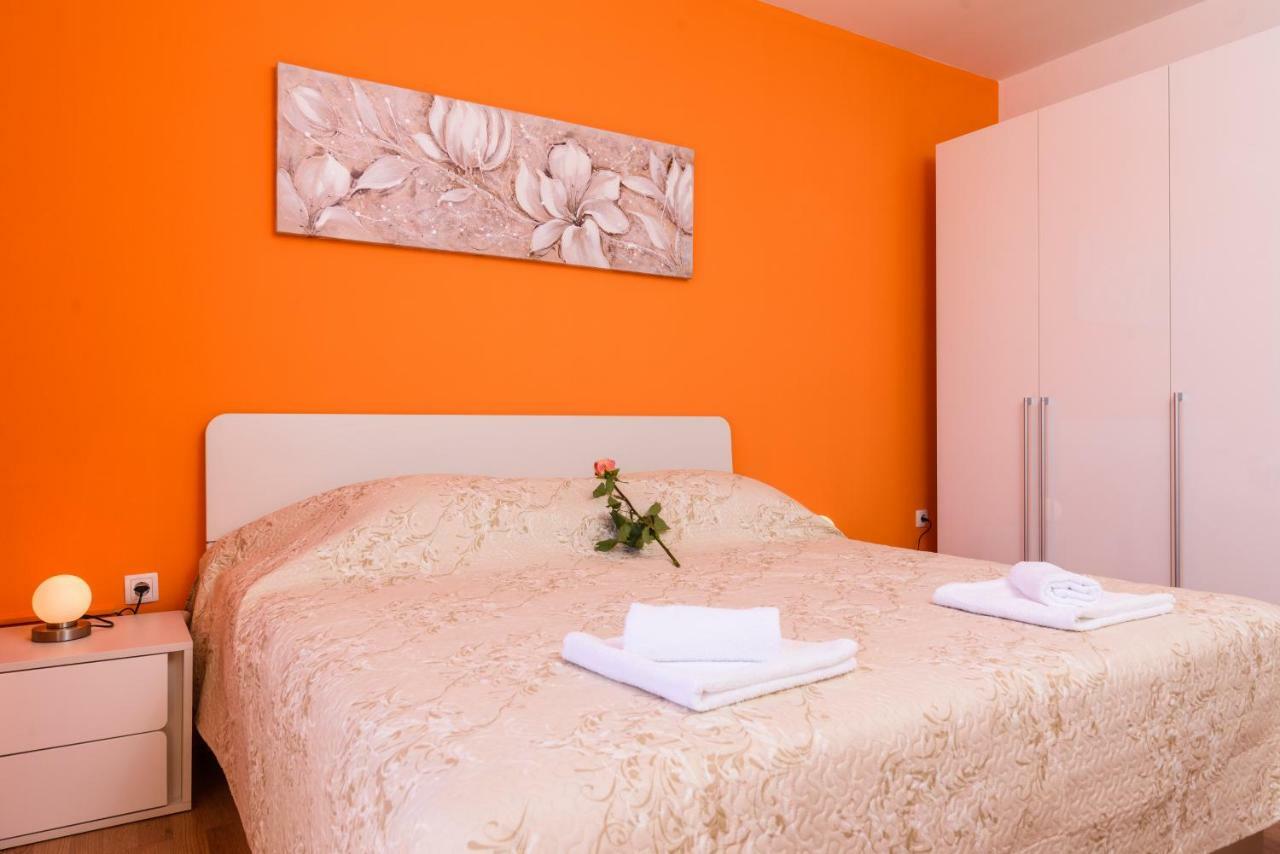 Accommodation Mamut Trogir Exterior photo